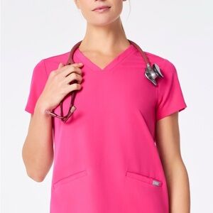 Figs Casma 3 pocket scrub top